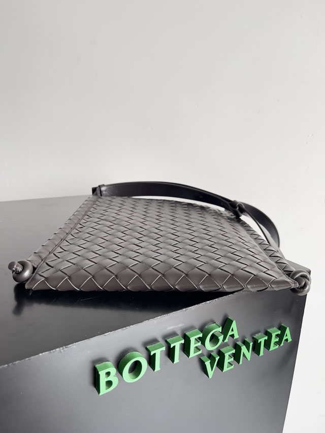 【BOTTEGA VENETA】ボッテガヴェネタ スーパーコピー ラージ フラット ループ フォンデンテショルダーバッグ（776204V2HL12145）