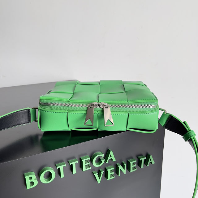 【BOTTEGA VENETA】ボッテガヴェネタ スーパーコピー カセット カメラバッグ パラキート（730027）
