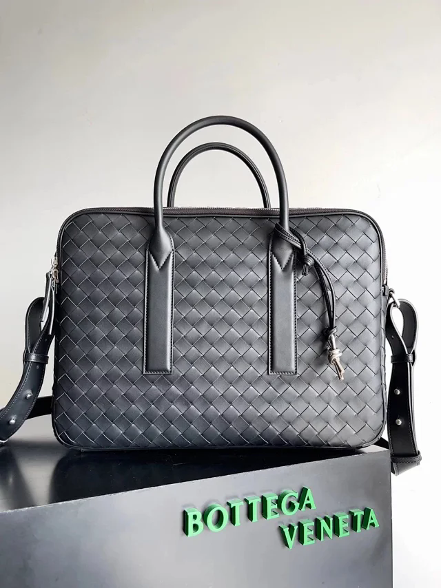 【BOTTEGA VENETA】ボッテガヴェネタ スーパーコピー ゲッタウェイ ラージ ブリーフケース（766361V2HL18803）