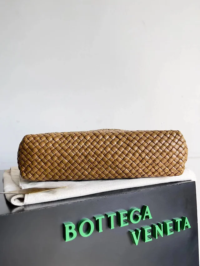 【BOTTEGA VENETA】ボッテガヴェネタ スーパーコピー トスカ イントレチャート スモール ハンドバッグ（716974V2EZ07746）