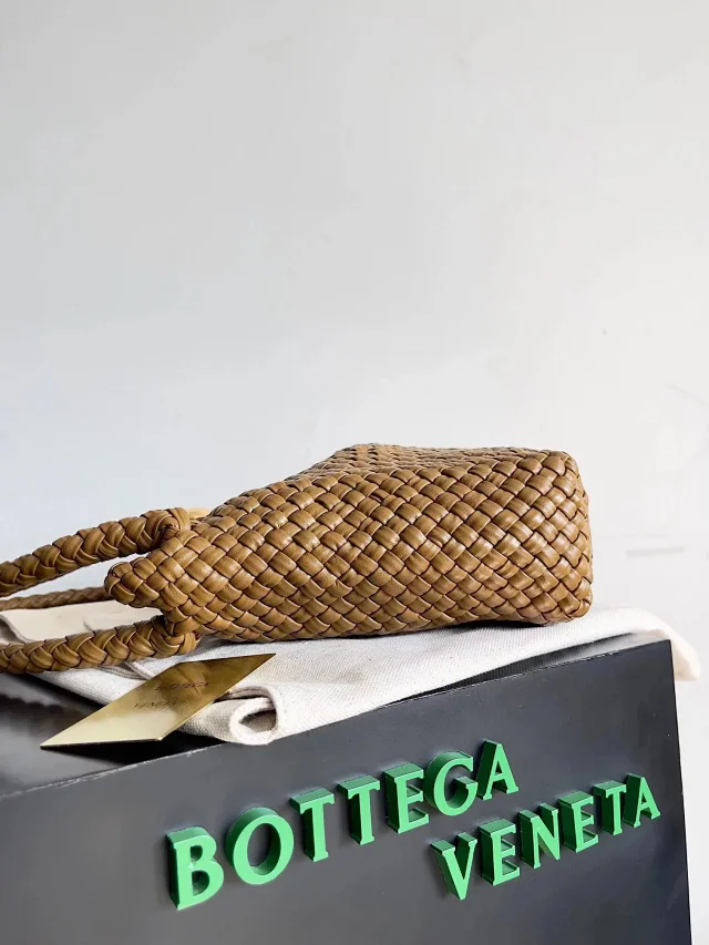 【BOTTEGA VENETA】ボッテガヴェネタ スーパーコピー トスカ イントレチャート スモール ハンドバッグ（716974V2EZ07746）