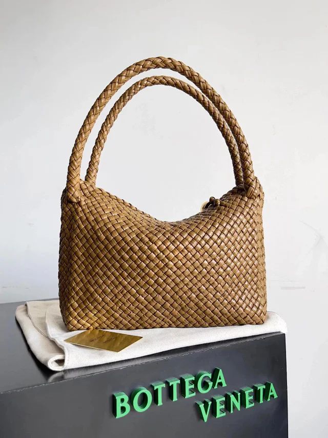 【BOTTEGA VENETA】ボッテガヴェネタ スーパーコピー トスカ イントレチャート スモール ハンドバッグ（716974V2EZ07746）