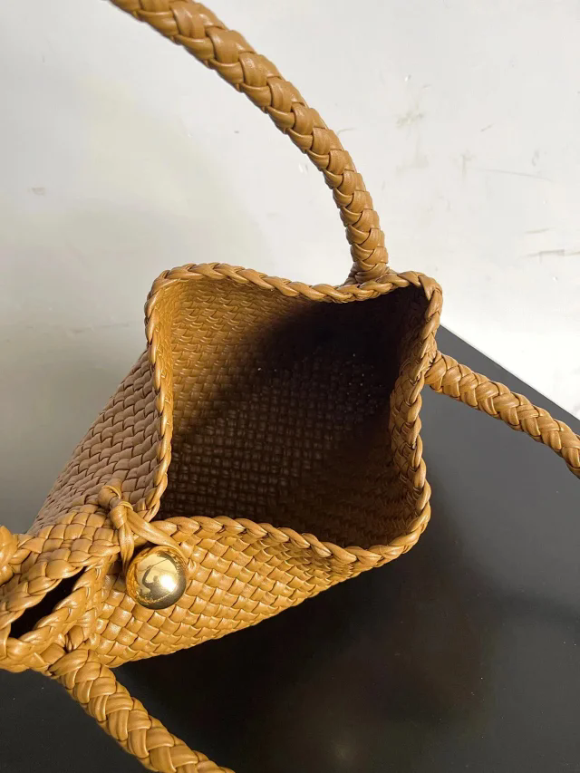 【BOTTEGA VENETA】ボッテガヴェネタ スーパーコピー トスカ イントレチャート スモール ハンドバッグ（716974V2EZ07746）