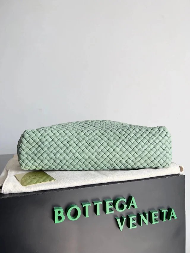 【BOTTEGA VENETA】ボッテガヴェネタ スーパーコピー トスカ イントレチャート スモール ハンドバッグ（716974）