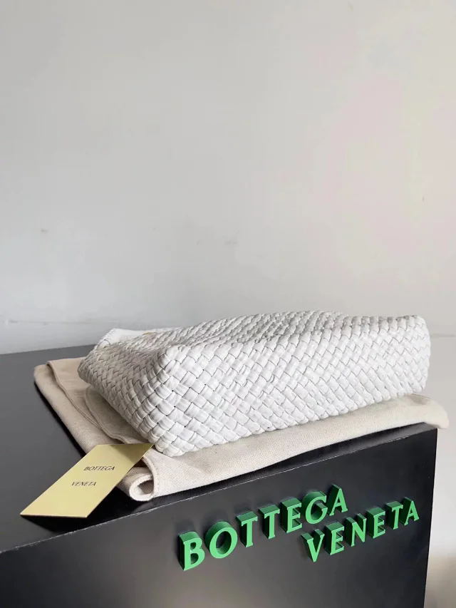 【BOTTEGA VENETA】ボッテガヴェネタ スーパーコピー トスカ イントレチャート スモール ハンドバッグ（716974V2EZ09233）