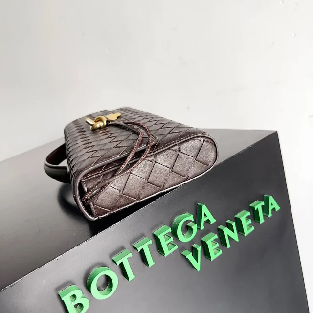 【BOTTEGA VENETA】ボッテガヴェネタ スーパーコピー ハンドル付き ロング クラッチバッグ（741511VCPP32190）