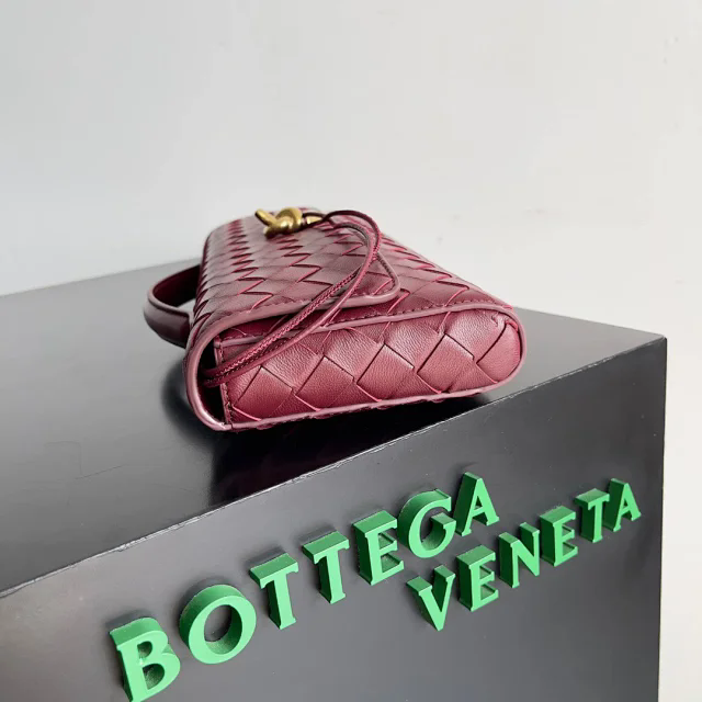 【BOTTEGA VENETA】ボッテガヴェネタ スーパーコピー ハンドル付き ロング クラッチバッグ（741511VCPP32250）