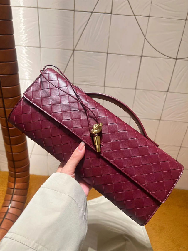 【BOTTEGA VENETA】ボッテガヴェネタ スーパーコピー ハンドル付き ロング クラッチバッグ（741511VCPP32250）