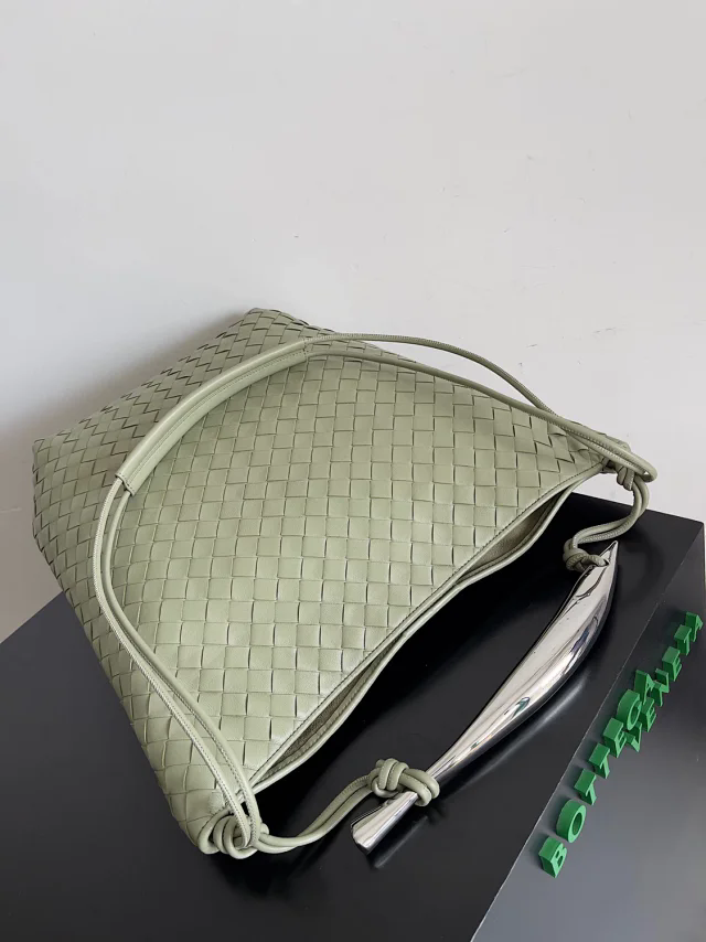 【BOTTEGA VENETA】ボッテガヴェネタ スーパーコピー サーディン ホーボー イントレチャート バッグ（765391VCRL22983）