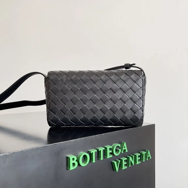 【BOTTEGA VENETA】ボッテガヴェネタ スーパーコピー ミニ アンディアーモ クロスボディバッグ（755545）