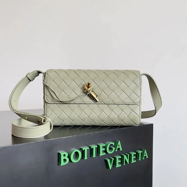 【BOTTEGA VENETA】ボッテガヴェネタ スーパーコピー ミニ アンディアーモ クロスボディバッグ（755545）