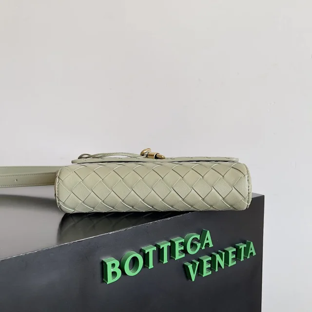 【BOTTEGA VENETA】ボッテガヴェネタ スーパーコピー ミニ アンディアーモ クロスボディバッグ（755545）