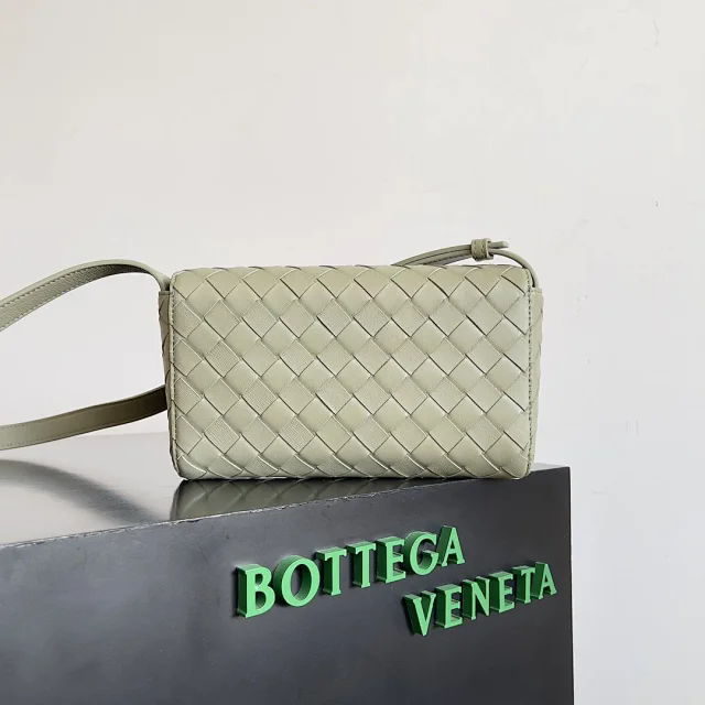 【BOTTEGA VENETA】ボッテガヴェネタ スーパーコピー ミニ アンディアーモ クロスボディバッグ（755545）
