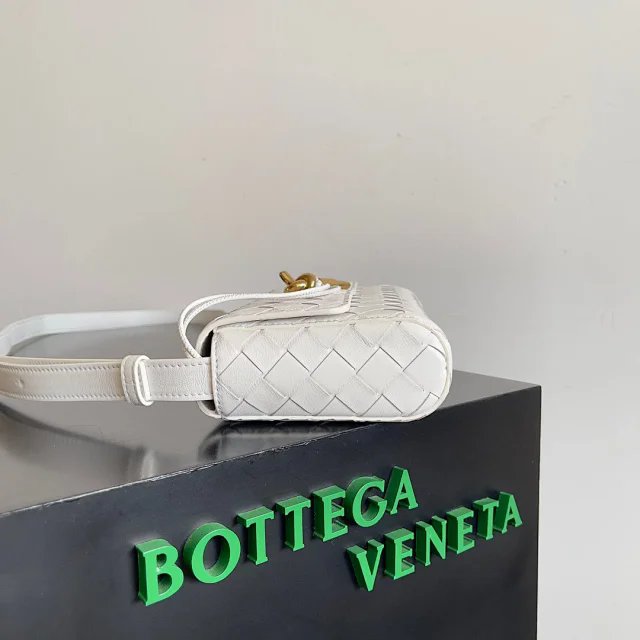 【BOTTEGA VENETA】ボッテガヴェネタ スーパーコピー ミニ アンディアーモ クロスボディバッグ（755545）