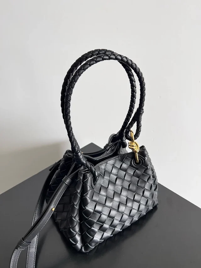 【BOTTEGA VENETA】ボッテガヴェネタ スーパーコピー スモール パラシュート ショルダーバッグ（796569）