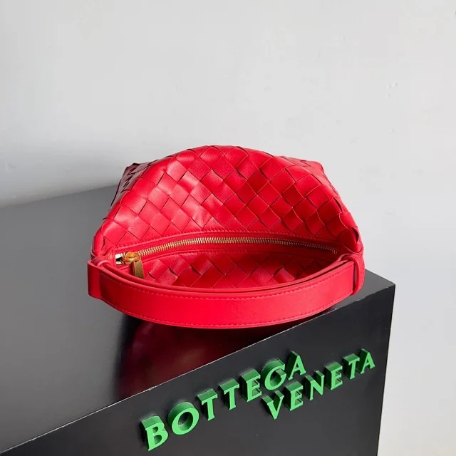 【BOTTEGA VENETA】ボッテガヴェネタ スーパーコピー イントレチャートレザーのミニショルダーバッグ レッド（754443）