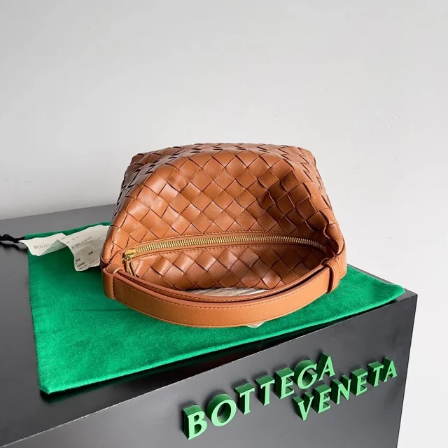 【BOTTEGA VENETA】ボッテガヴェネタ スーパーコピー イントレチャートレザーのミニショルダーバッグ ウッド（754443V3IV12650）