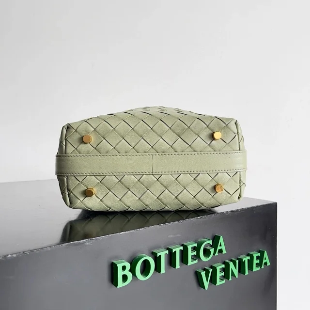 【BOTTEGA VENETA】ボッテガヴェネタ スーパーコピー イントレチャートレザーのミニショルダーバッグ アボカドグリーン（754443V3IV12916）