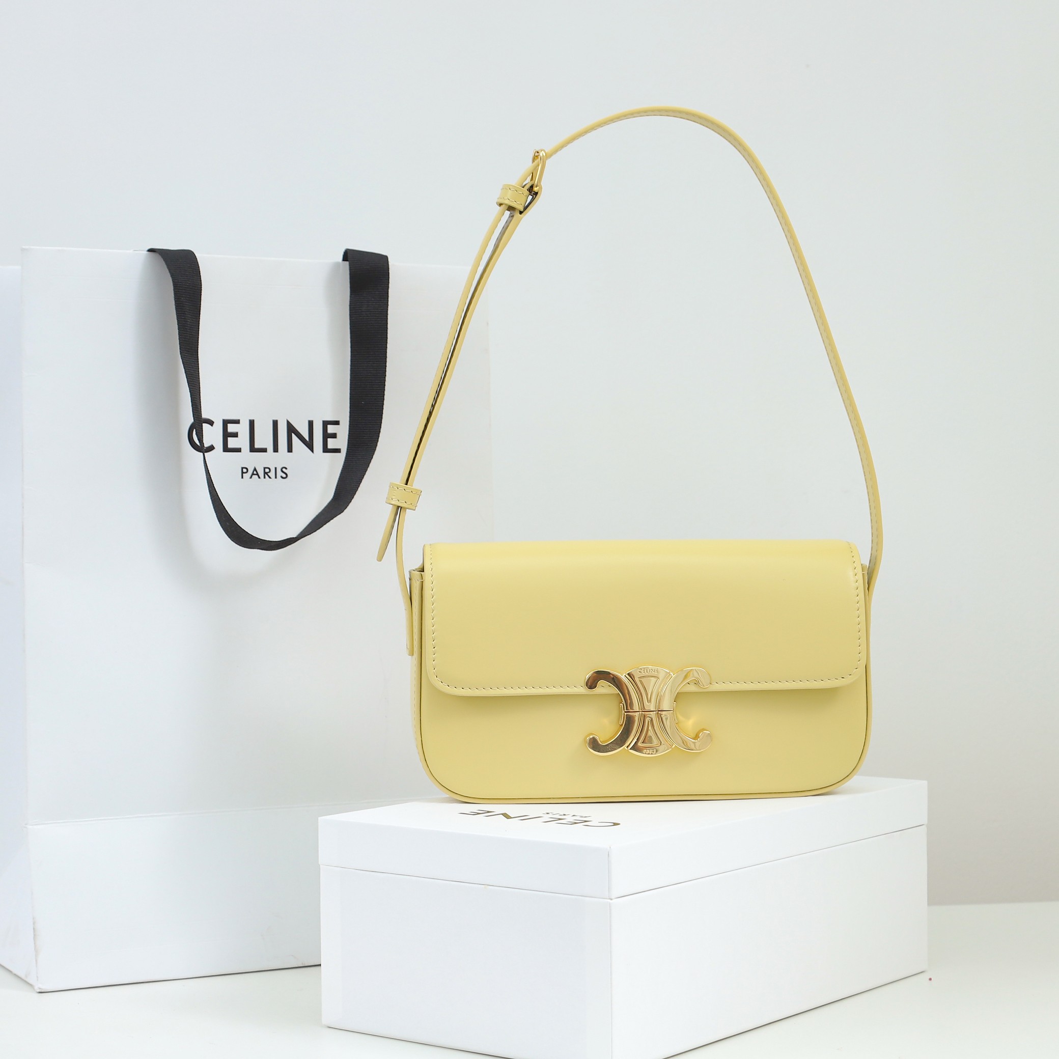【CELINE】セリーヌ スーパーコピー ショルダーバッグ クロード / シャイニーカーフスキン ソフトイエロー（194143BF4.11OY）
