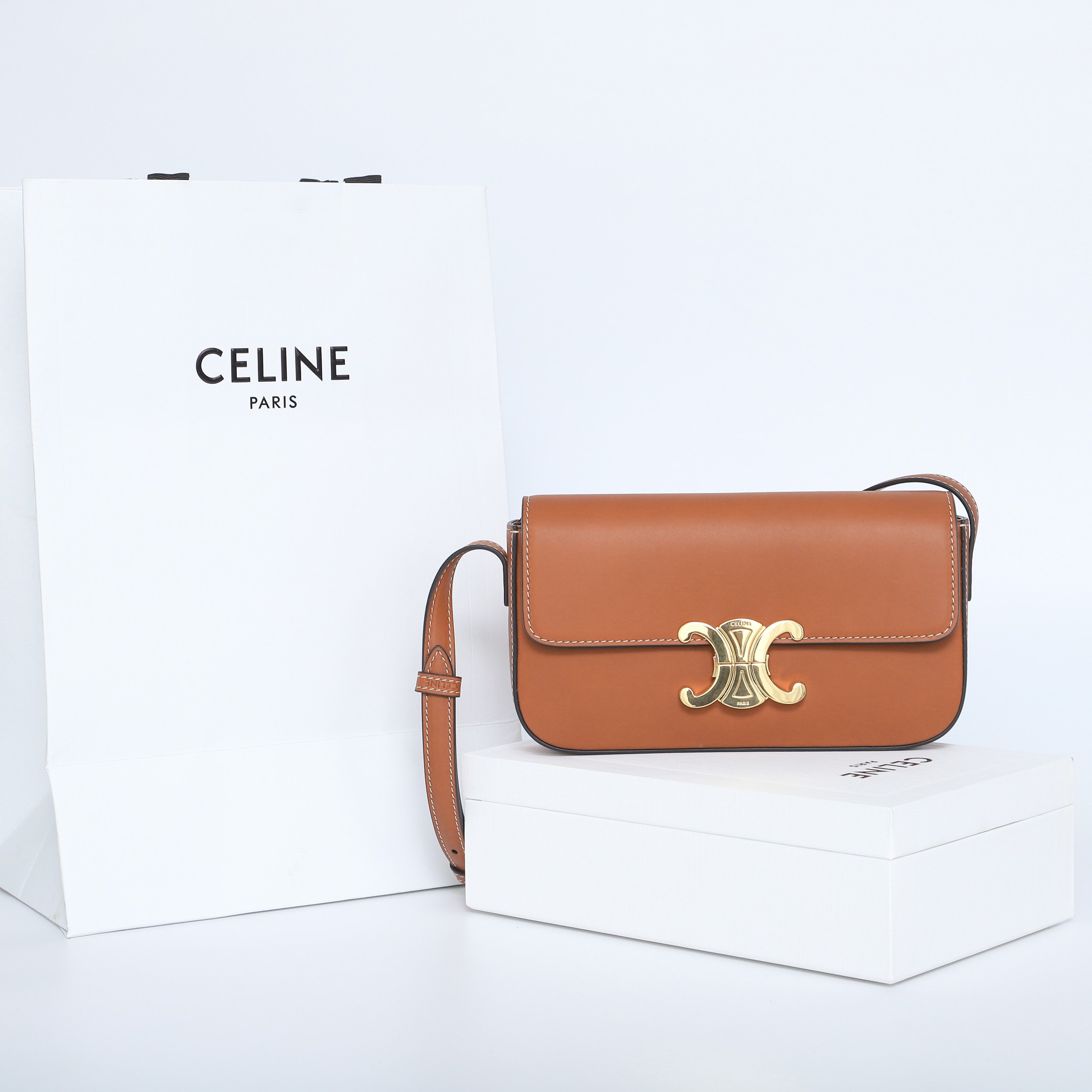 【CELINE】セリーヌ スーパーコピー ショルダーバッグ クロード / ナチュラルカーフスキン タン（194143BFN.04LU）