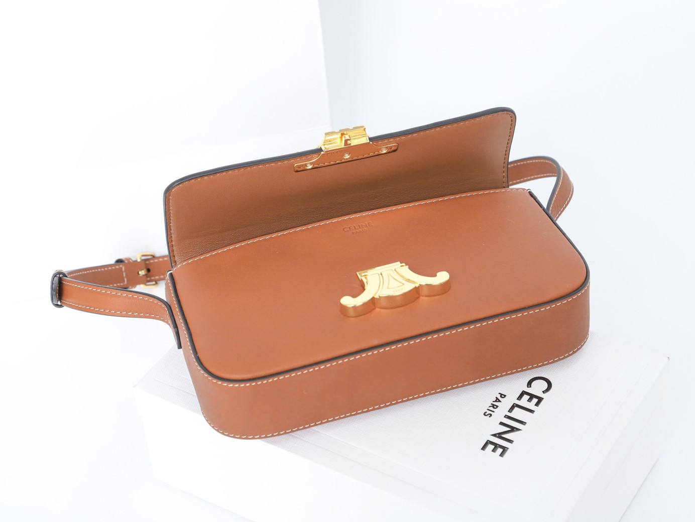 【CELINE】セリーヌ スーパーコピー ショルダーバッグ クロード / ナチュラルカーフスキン タン（194143BFN.04LU）