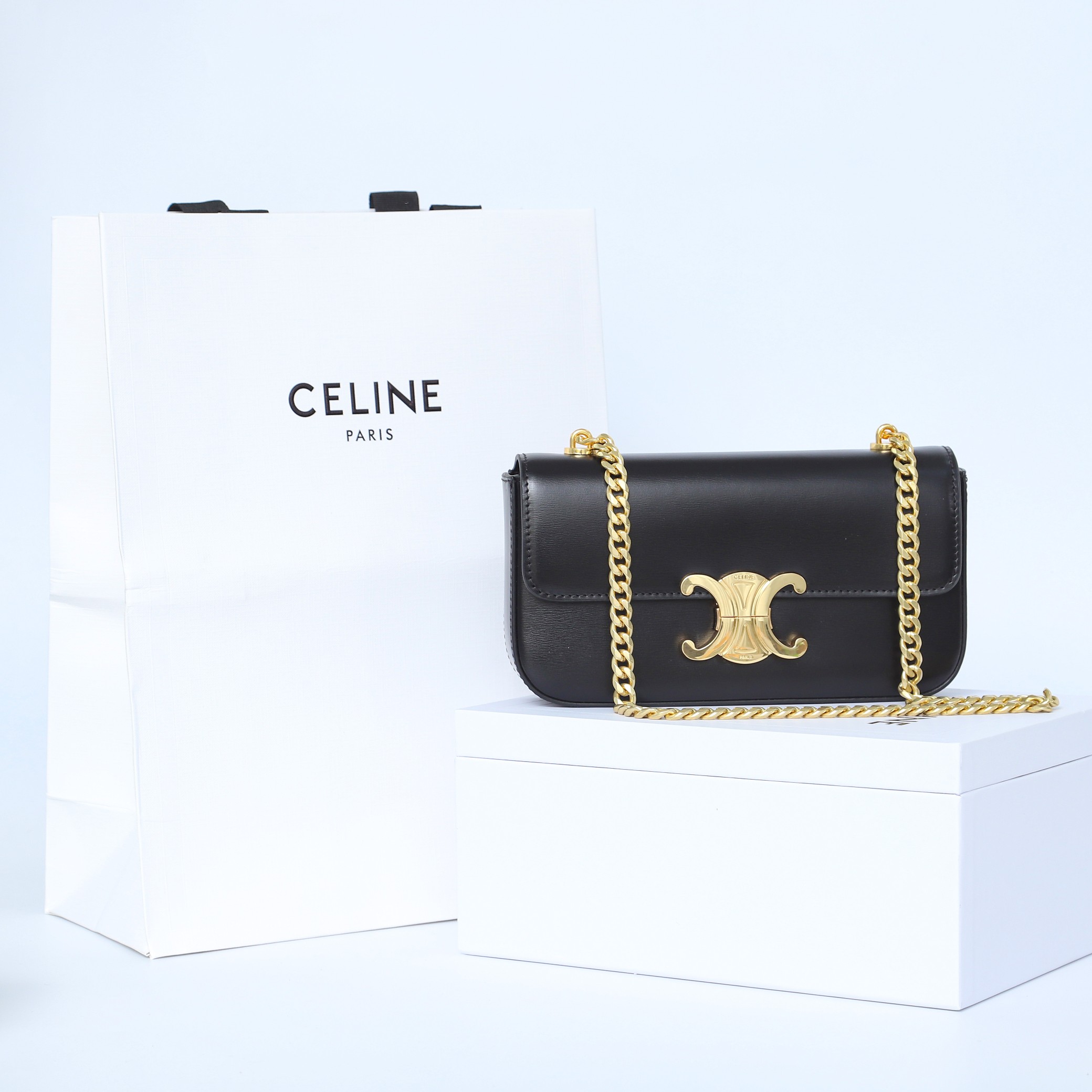 【CELINE】セリーヌ スーパーコピー チェーン ショルダーバッグ クロード / シャイニーカーフスキン ブラック（115203BF4.38NO）