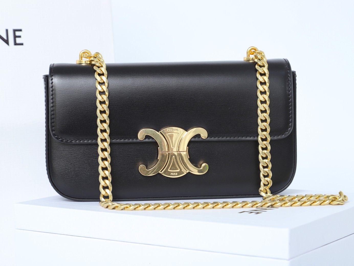 【CELINE】セリーヌ スーパーコピー チェーン ショルダーバッグ クロード / シャイニーカーフスキン ブラック（115203BF4.38NO）