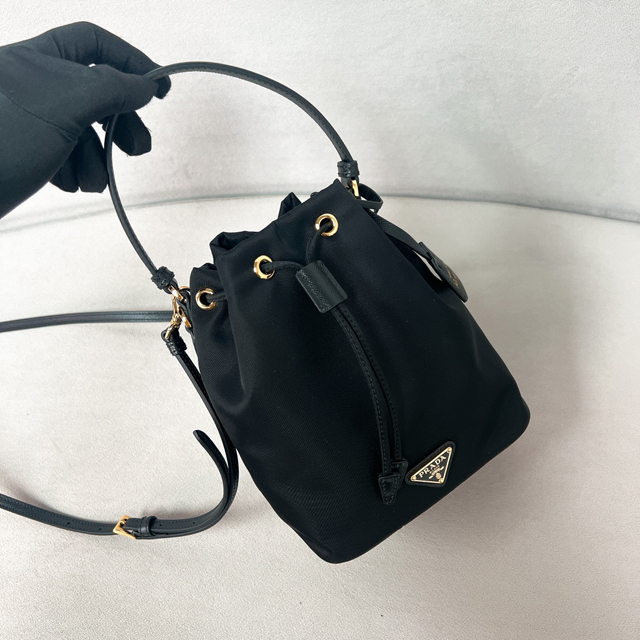 【PRADA】プラダ スーパーコピー Re-Edition 1978 Re-Nylon ミニバッグ ブラック（1BE067_R064_F0002_V_WOM）