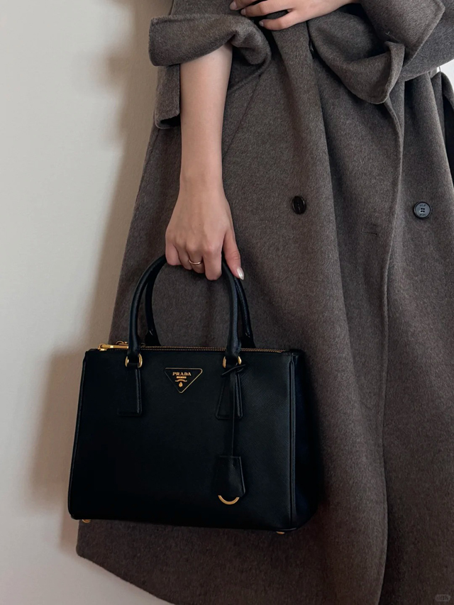 【PRADA】プラダ プラダ スーパーコピーガレリア ラージ ソフトグレインレザー バッグ ブラック（1BA274_2CYS_F0002_V_YO0）