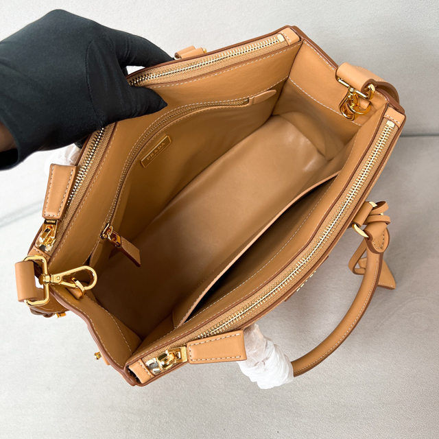 【PRADA】プラダ プラダ スーパーコピーガレリア ラージ ソフトグレインレザー バッグ ナチュラル （1BA274_2CYS_F0018_V_YO0）