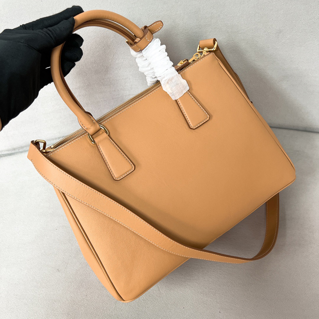 【PRADA】プラダ プラダ スーパーコピーガレリア ラージ ソフトグレインレザー バッグ ナチュラル （1BA274_2CYS_F0018_V_YO0）