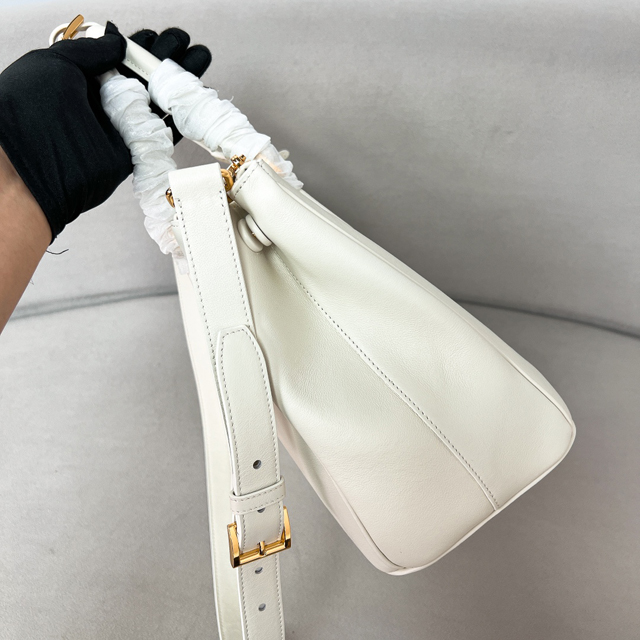 【PRADA】プラダ プラダ スーパーコピーガレリア ラージ ソフトグレインレザー バッグ ホワイト（1BA274_2CYS_F0009_V_YO0）