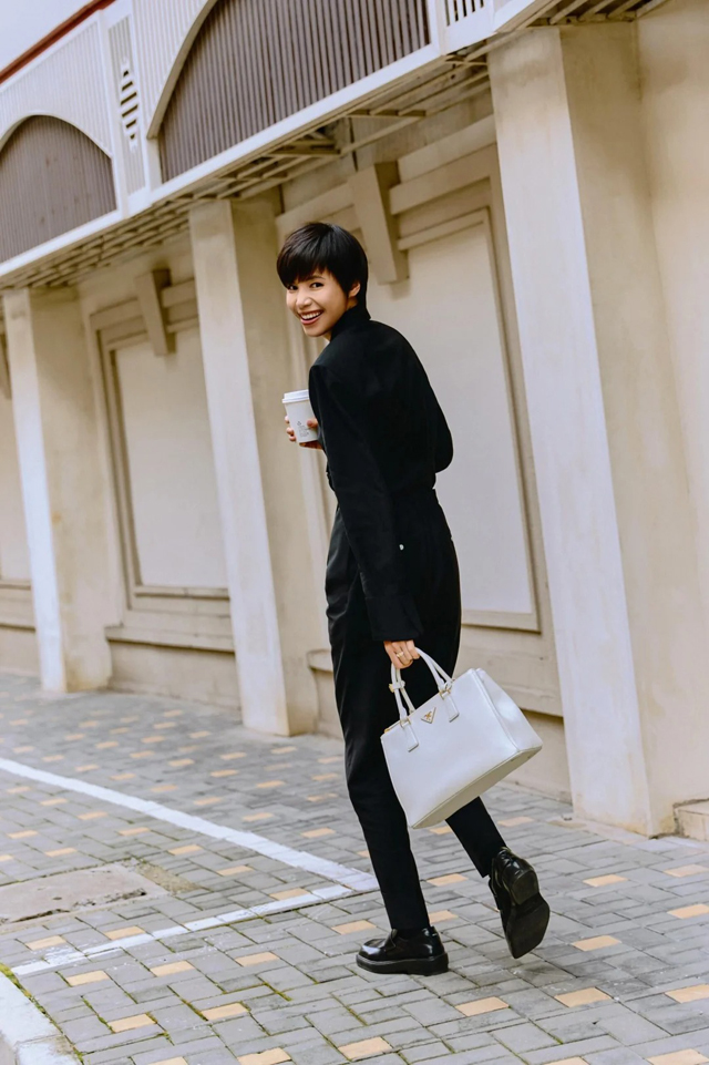 【PRADA】プラダ プラダ スーパーコピーガレリア ラージ ソフトグレインレザー バッグ ホワイト（1BA274_2CYS_F0009_V_YO0）