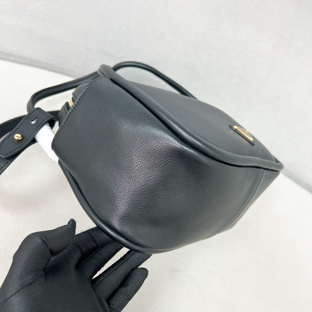 【PRADA】プラダ プラダ スーパーコピーダーリン ソフトグレインレザー ハンドバッグ  ブラック（1BA451_2CYS_F0002_V_OVO）