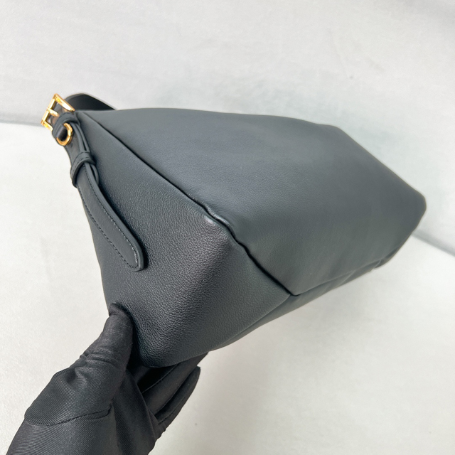 【PRADA】プラダ スーパーコピー エメ ラージ ソフトグレインレザー ショルダーバッグ ブラック（1BC228_2CYS_F0002_V_LVM）