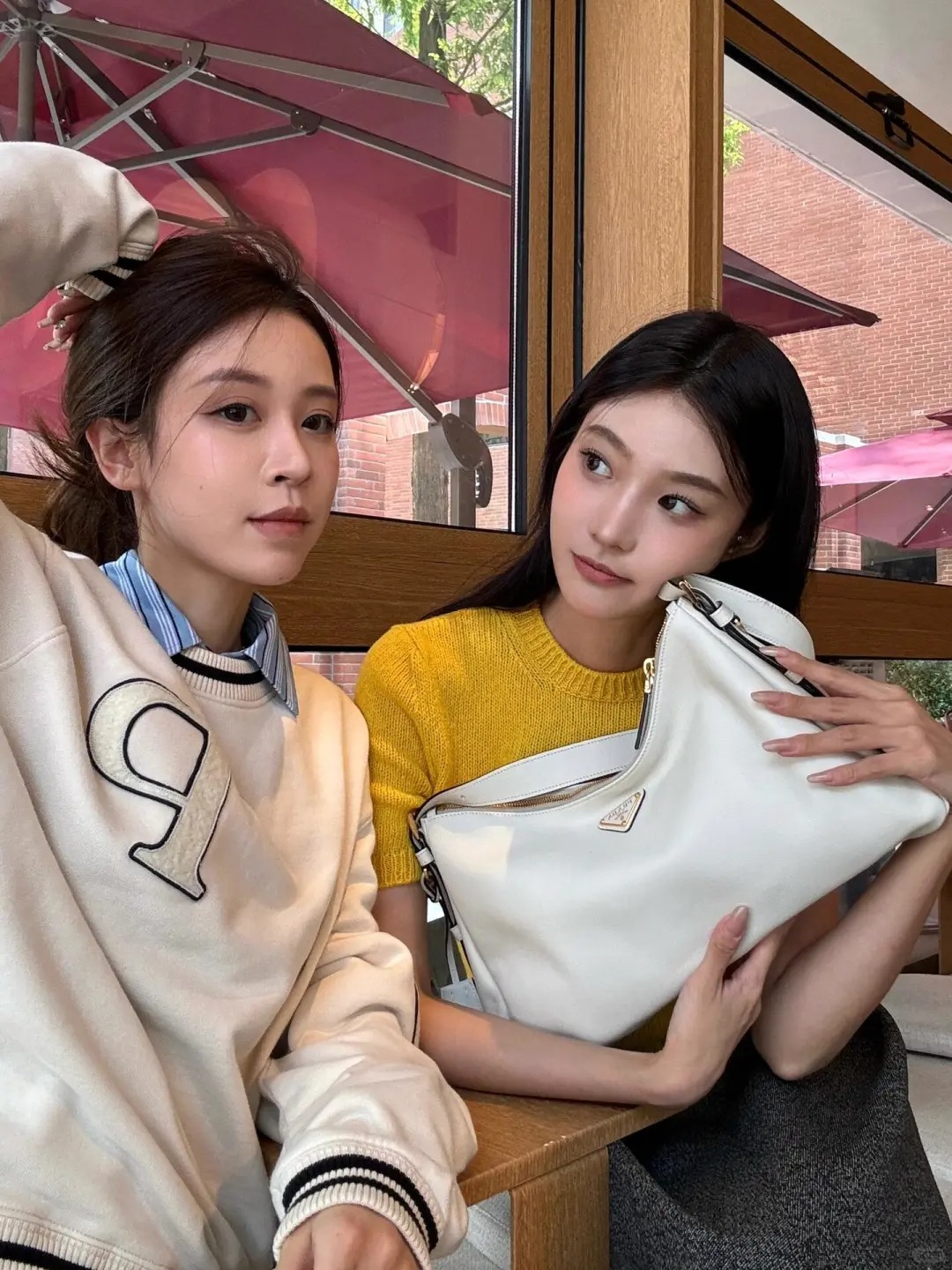 【PRADA】プラダ スーパーコピー エメ ラージ ソフトグレインレザー ショルダーバッグ ホワイト（1BC228_2CYS_F0PG7_V_LVM）