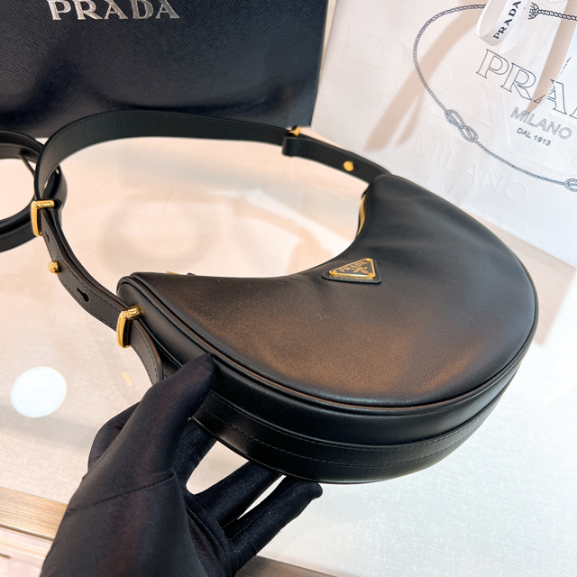 【PRADA】プラダ スーパーコピー アーケ スモール レザー ショルダーバッグ ブラック（1BC194_ASK_F0002_V_OOO）