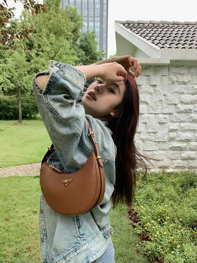 【PRADA】プラダ スーパーコピー アーケ スモール レザー ショルダーバッグ ブラウン（1BC194_ASK_F0XUG_V_OOO）