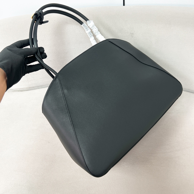 【PRADA】プラダ スーパーコピー ラージ ソフトグレインレザー トートバッグ ブラック（1BG510_2CYS_F0002_V_OOO）