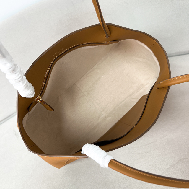  【PRADA】プラダ スーパーコピー ラージ ソフトグレインレザー トートバッグ キャメル（1BG510_2CYS_F03BH_V_OOO）