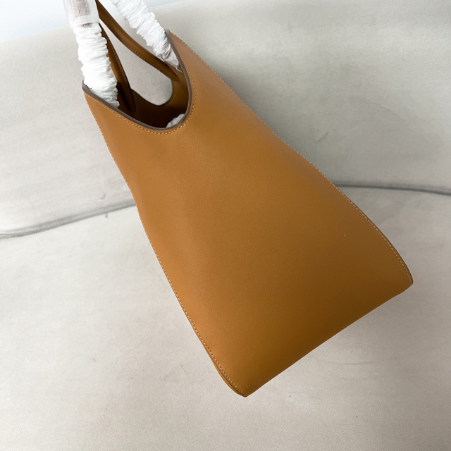  【PRADA】プラダ スーパーコピー ラージ ソフトグレインレザー トートバッグ キャメル（1BG510_2CYS_F03BH_V_OOO）