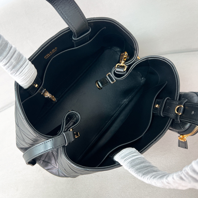 【PRADA】プラダ スーパーコピー ラージ キルトレザー トートバッグ ブラック（1BG547_2C53_F0002_V_T9I）