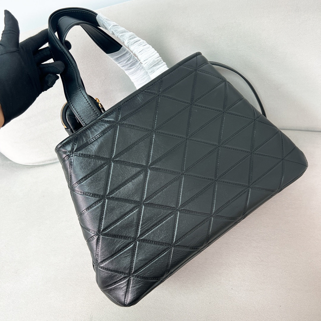 【PRADA】プラダ スーパーコピー ラージ キルトレザー トートバッグ ブラック（1BG547_2C53_F0002_V_T9I）
