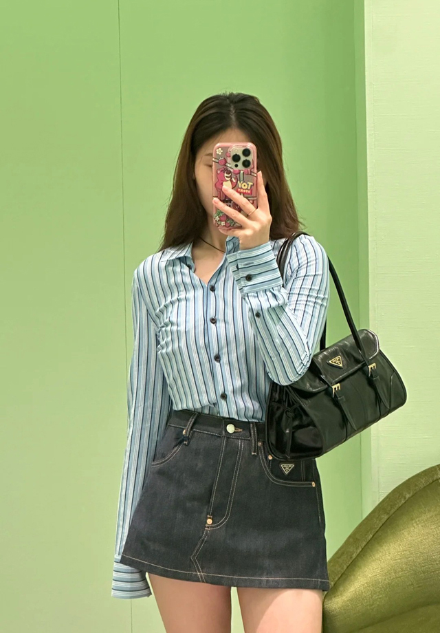 【PRADA】プラダ スーパーコピー ミディアムレザーショルダーバッグ ブラック（1BD376_2CYR_F0002_V_OOO）