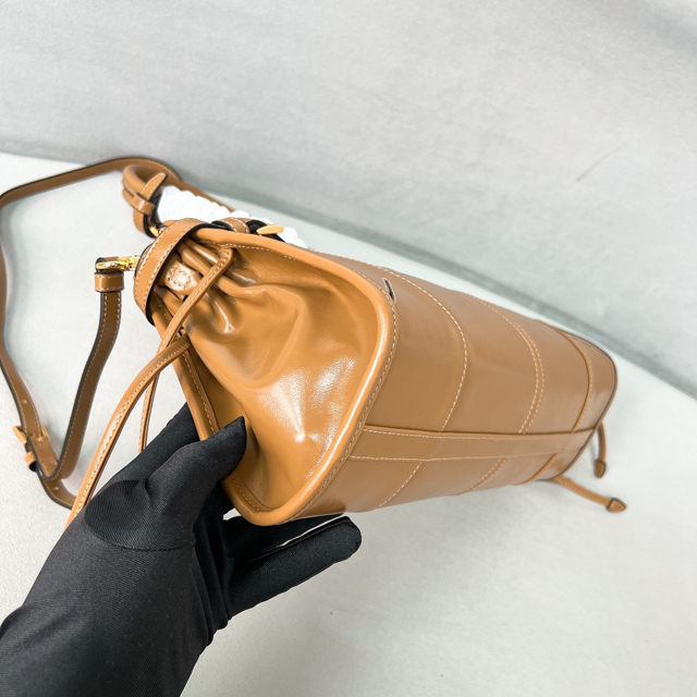 【PRADA】プラダ スーパーコピー ミディアム レザー ハンドバッグ カメオベージュ（1BA426_2CYR_F0LT6_V_MOO）