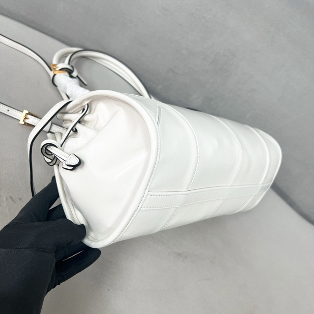 【PRADA】プラダ スーパーコピー ミディアム レザー ハンドバッグ ホワイト（1BA426_2CYR_F0PG7_V_MOO）