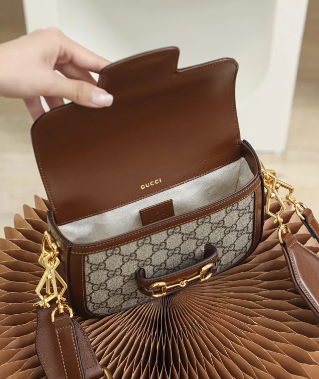 【GUCCI】グッチ スーパーコピー ホースビット 1955 GGスプリーム ミニ バッグ ブラウン（658574 HUHHG 8565）
