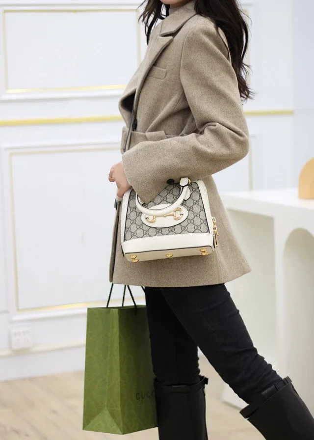 【GUCCI】グッチ スーパーコピー ホースビット 1955 GGスプリームキャンバス ハンドバッグ ホワイト（621220 92TCG 9761）