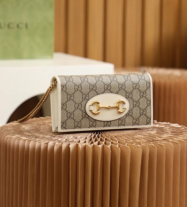 【GUCCI】グッチ スーパーコピー ホースビット1955 チェーン付きウォレット  ベージュ（621892 92TCG 9761）