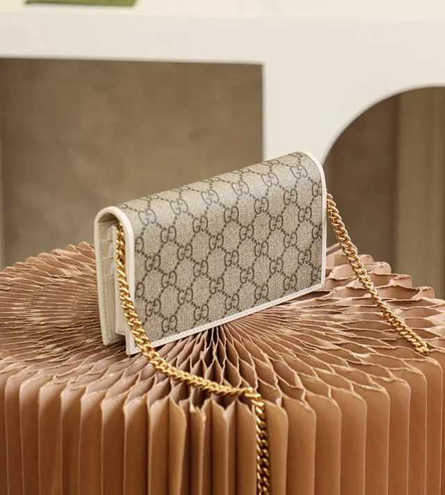 【GUCCI】グッチ スーパーコピー ホースビット1955 チェーン付きウォレット  ベージュ（621892 92TCG 9761）